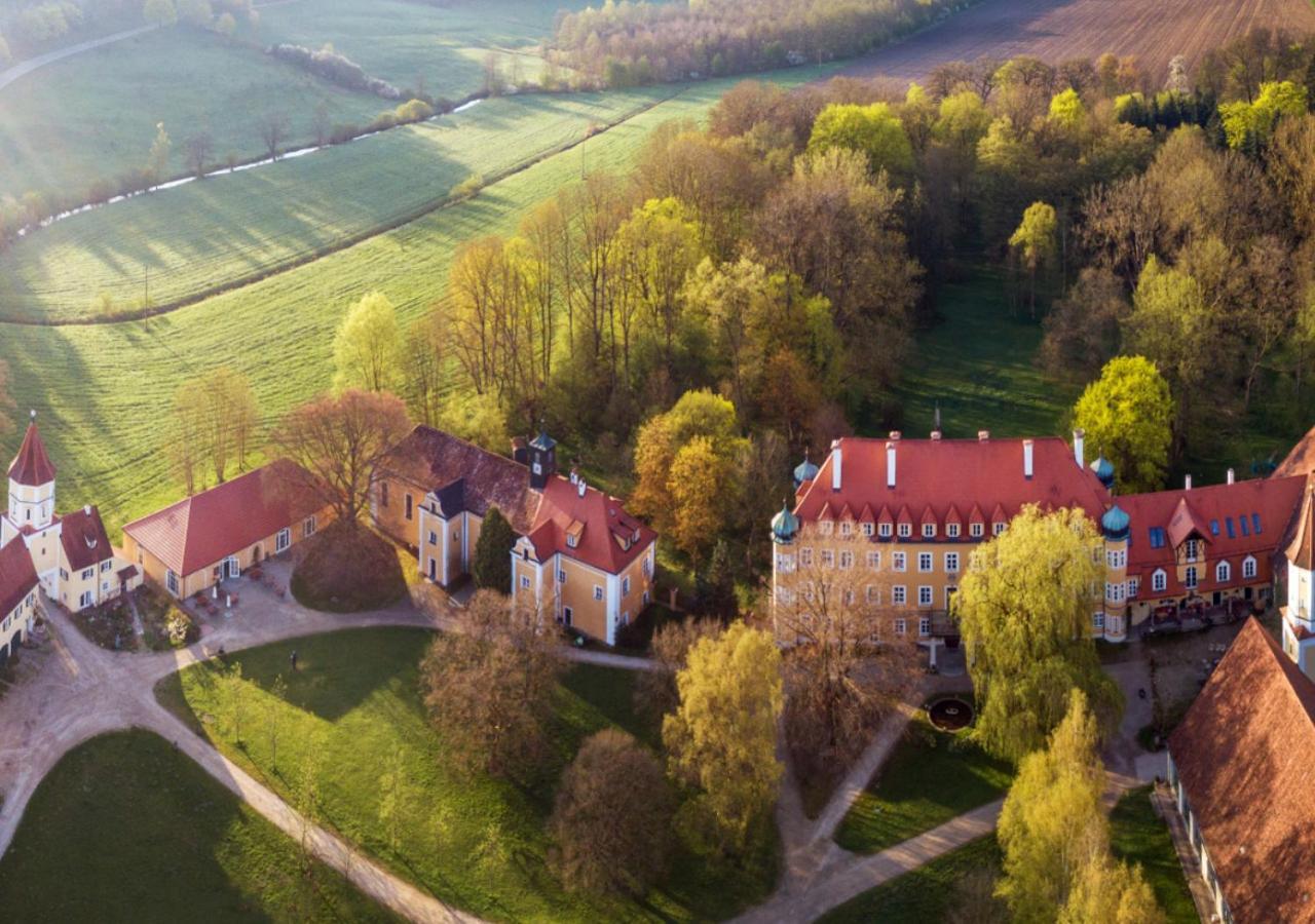 Naturschlosshotel Blumenthal Айхах Экстерьер фото