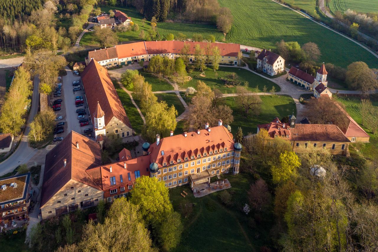 Naturschlosshotel Blumenthal Айхах Экстерьер фото